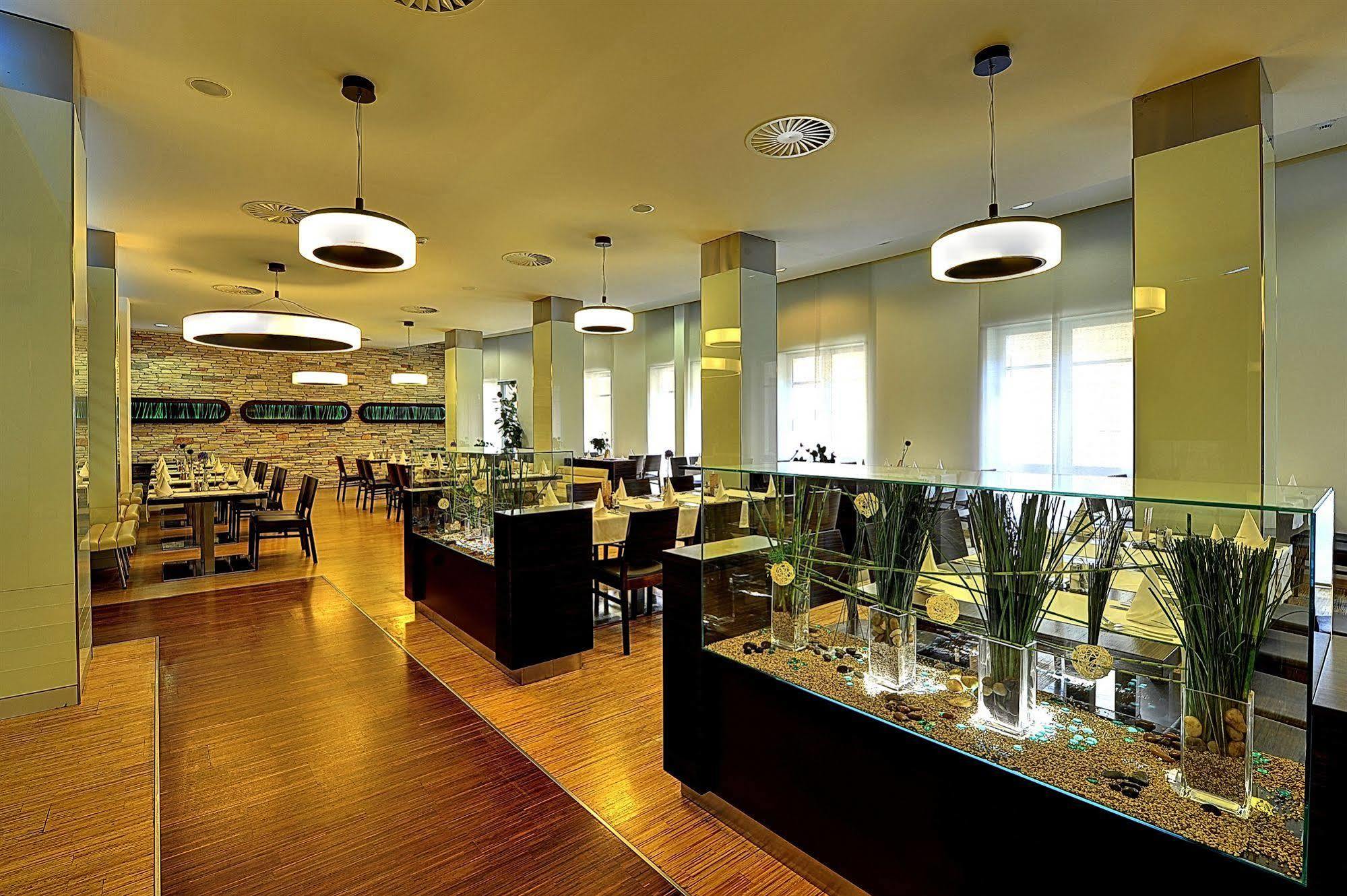 St. Joseph Royal Regent Hotel Карлови Вари Екстериор снимка