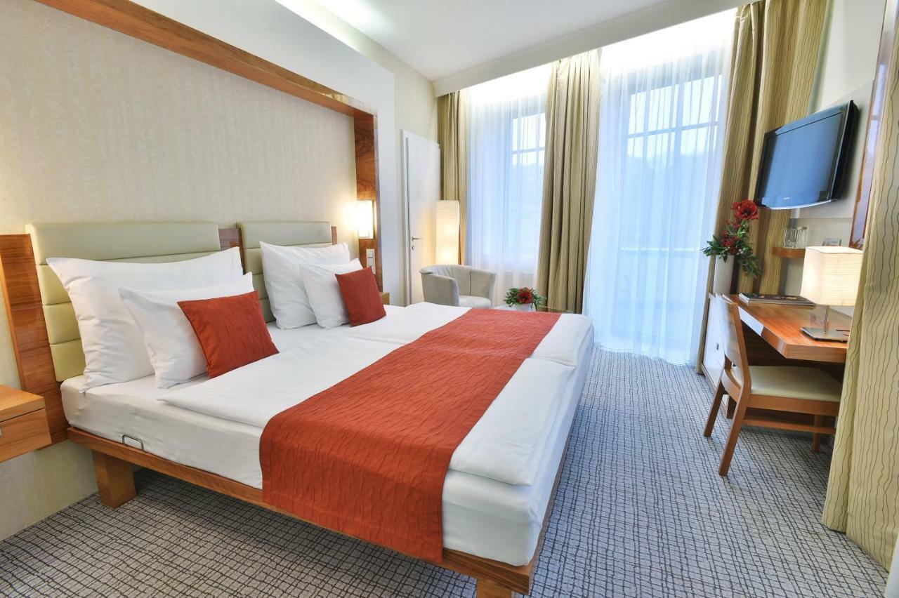 St. Joseph Royal Regent Hotel Карлови Вари Екстериор снимка